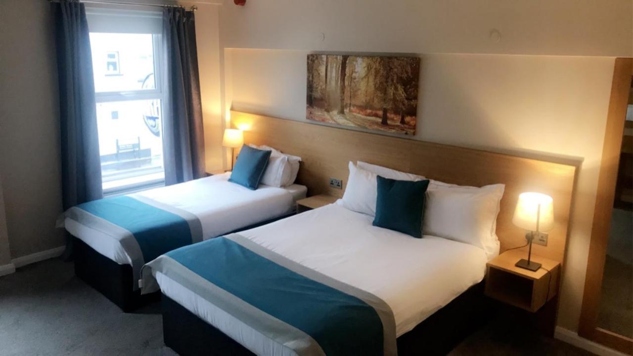 Double or Twin Room Private Bathroom