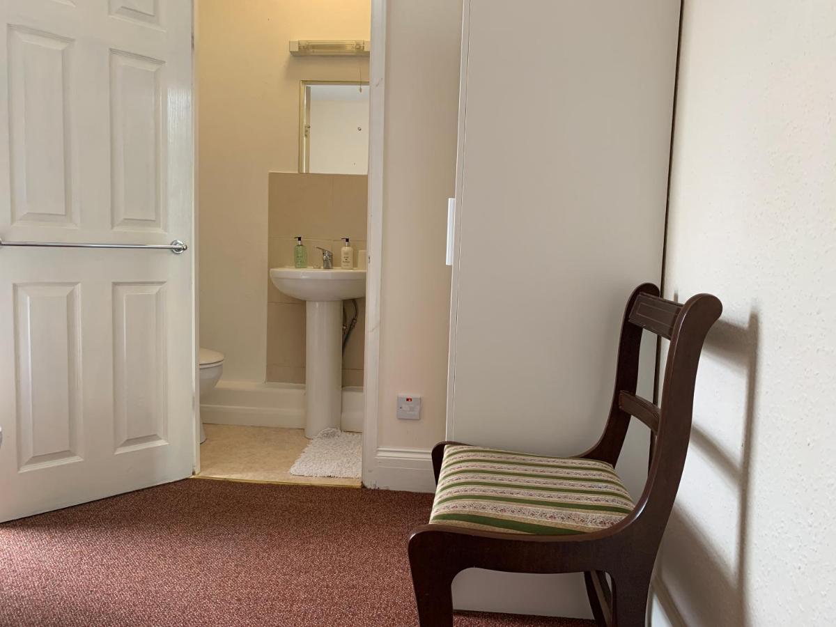 Single Room Private Bathroom