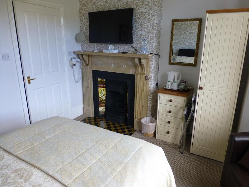 Double Room Private Bathroom