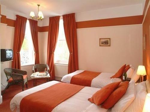Double or Twin Room Private Bathroom