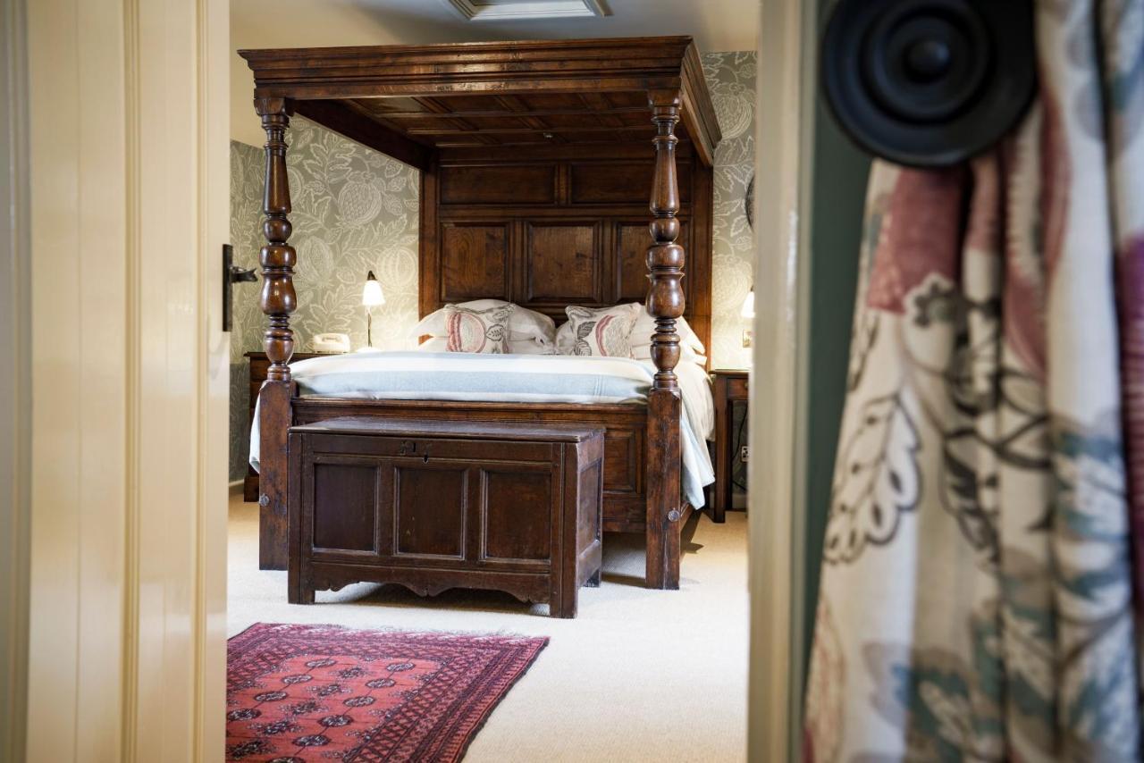 Four-Poster Suite