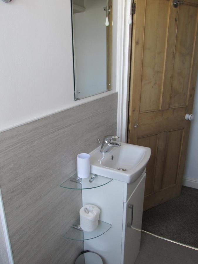 Triple Room Shower