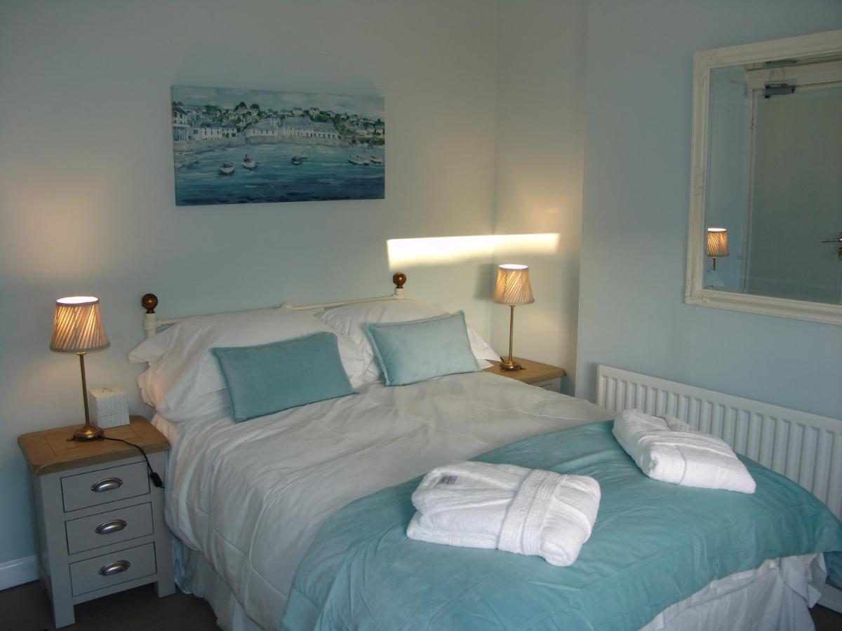 Deluxe Double Room Shower