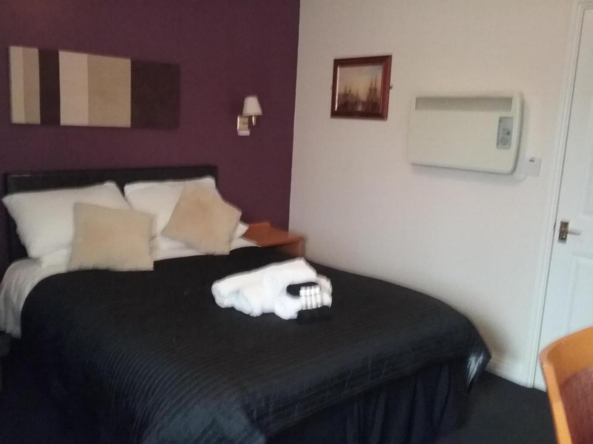 Small Double Room,1031996746:JPEG