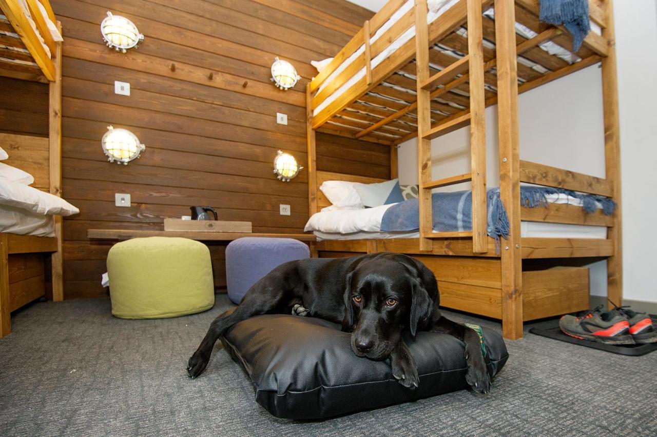 Vierpersoonskamer met Badkamer