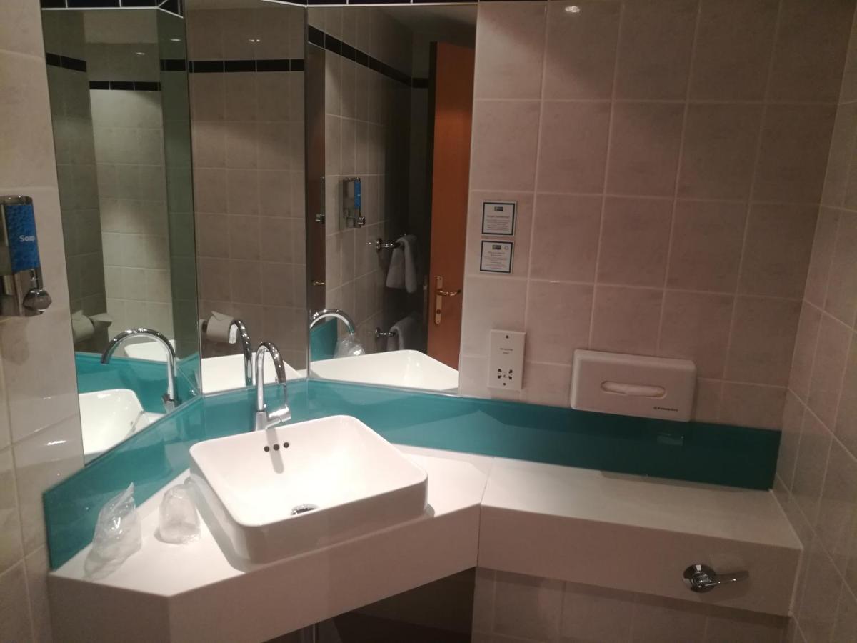 Standard Twin Room with Free Hot Breakfast,1274192926:JPEG