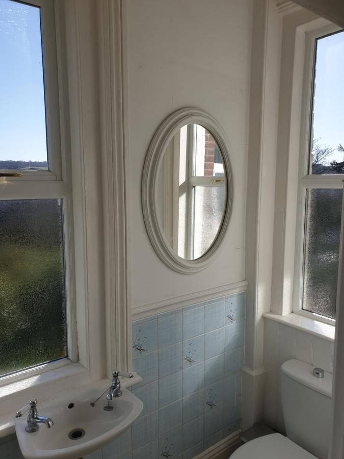 Single Room Private External Bathroom