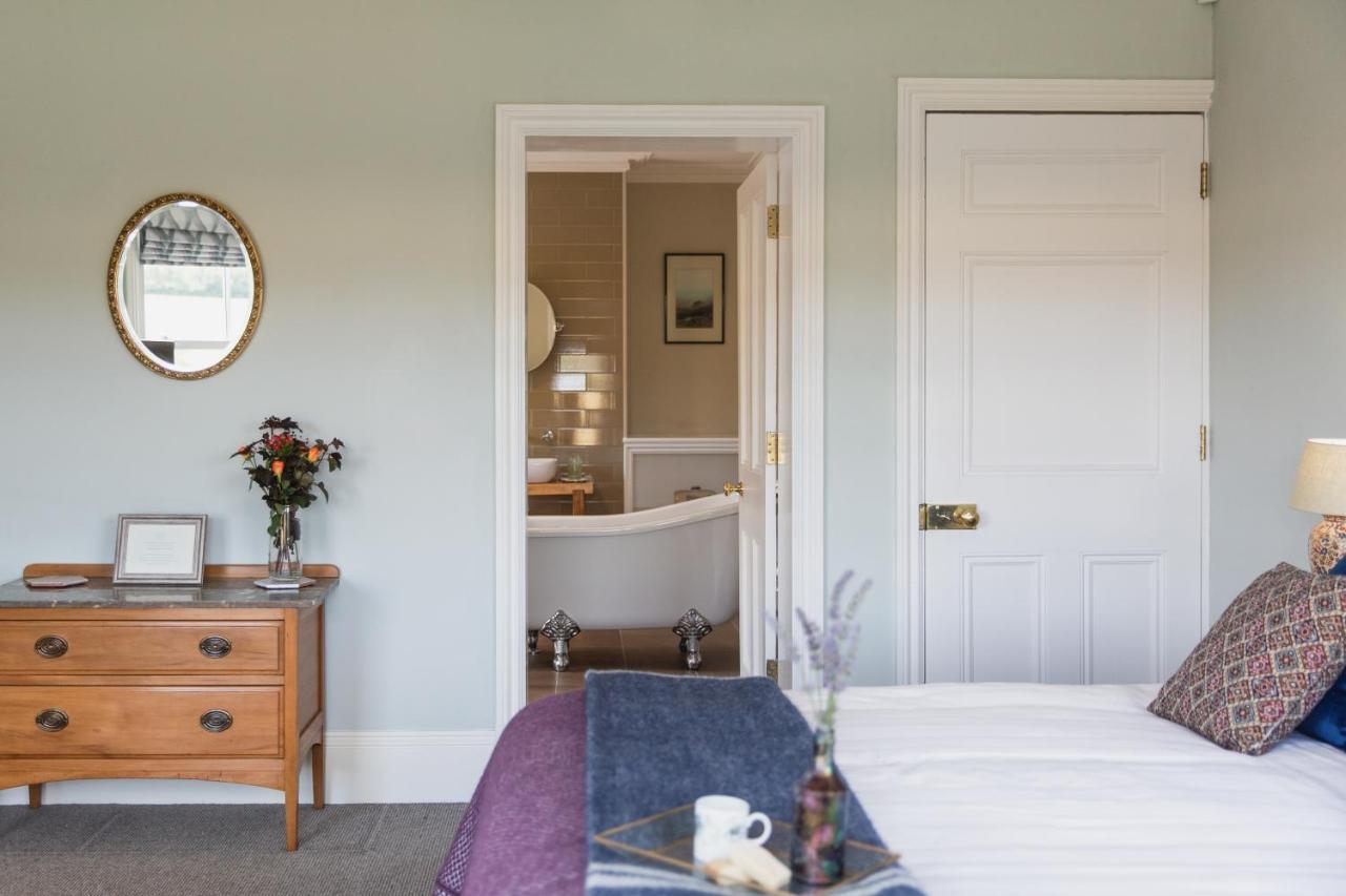 Classic Double Room Bath