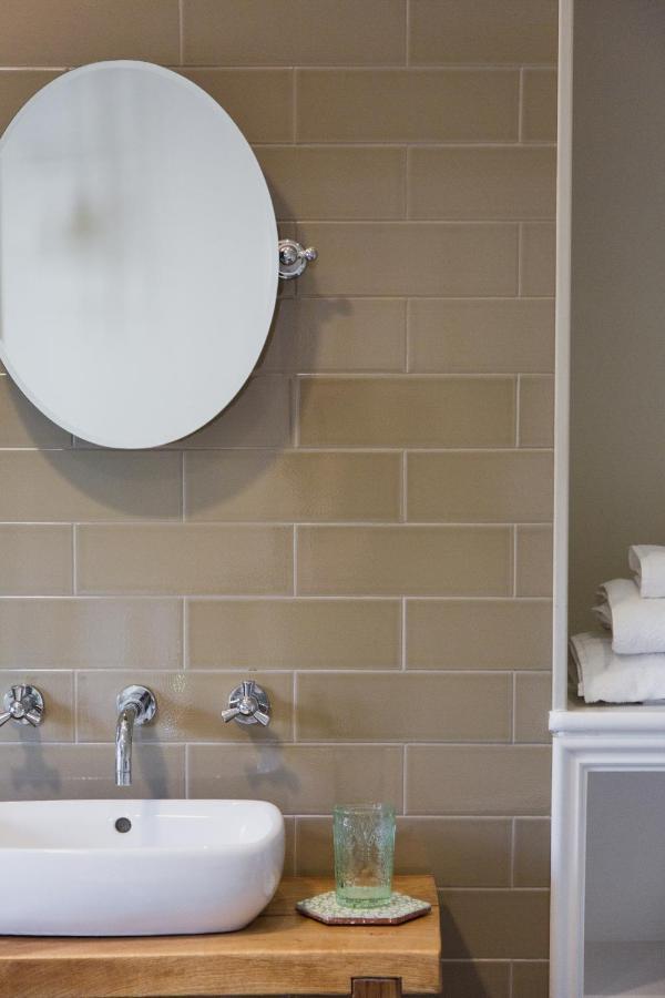 Classic Double Room Bath