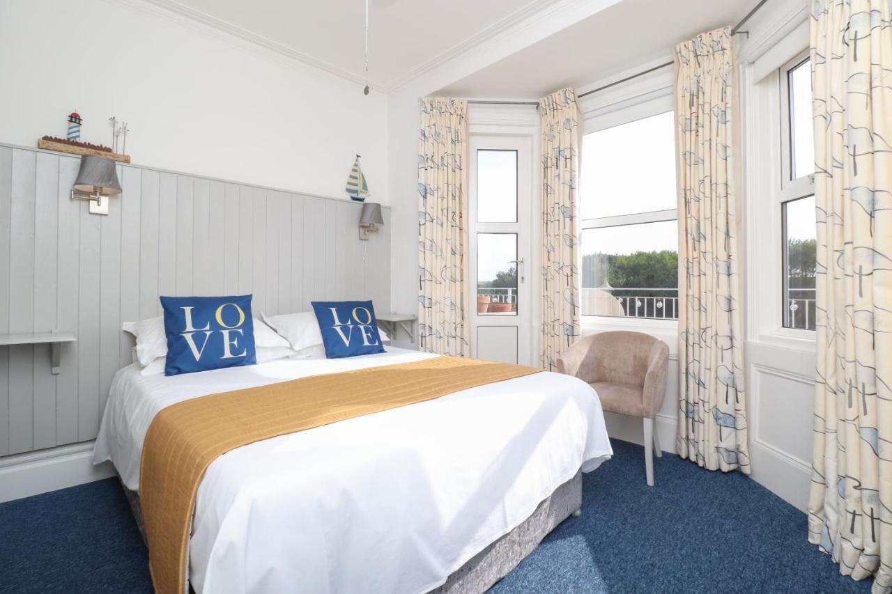 Deluxe Double Room with Balcony and Sea View,1089807344:JPEG