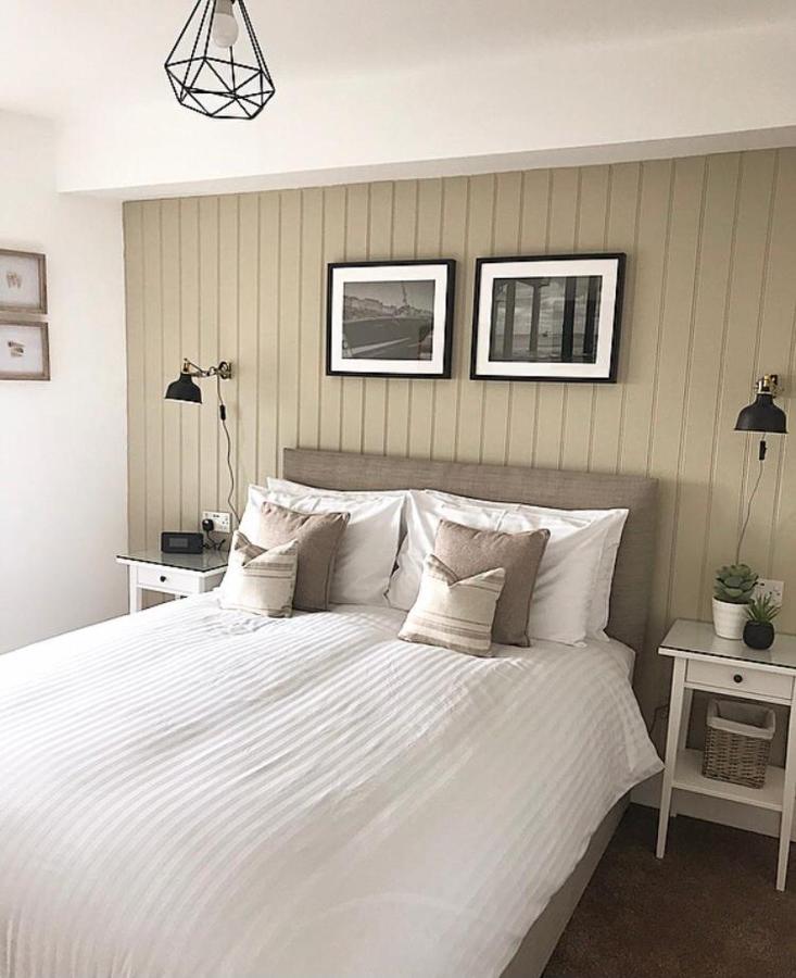 Deluxe Double Room Shower Adults Only