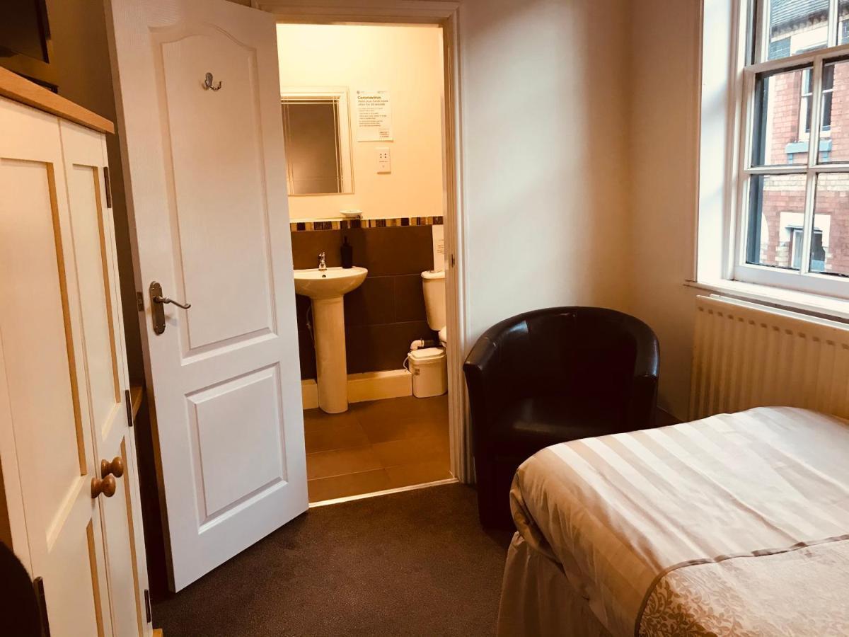 Single Room Private Bathroom
