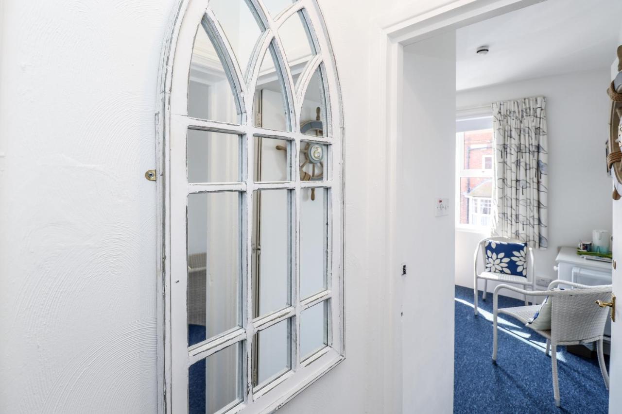 Double or Twin Room Side Sea View