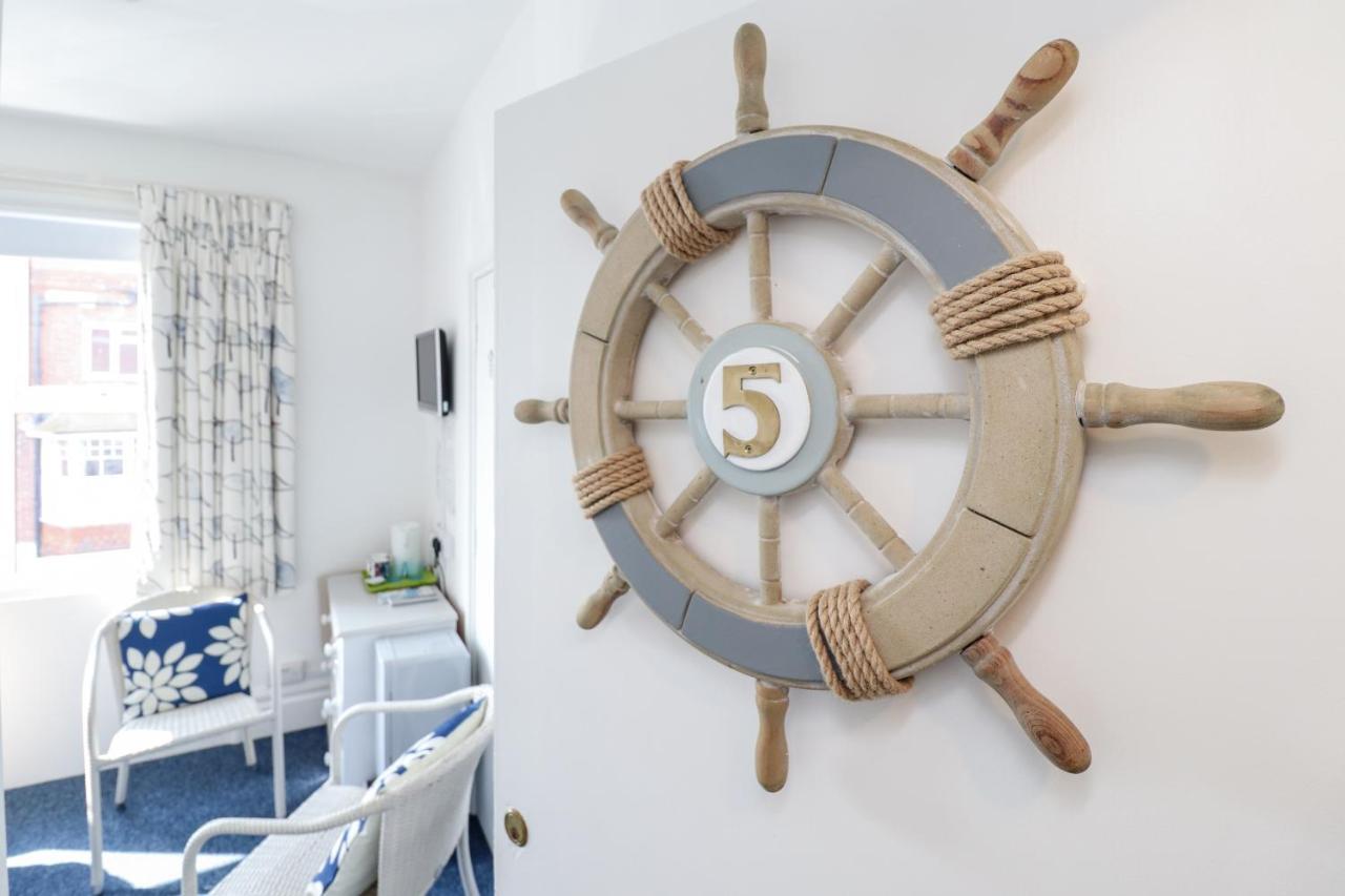 Double or Twin Room Side Sea View