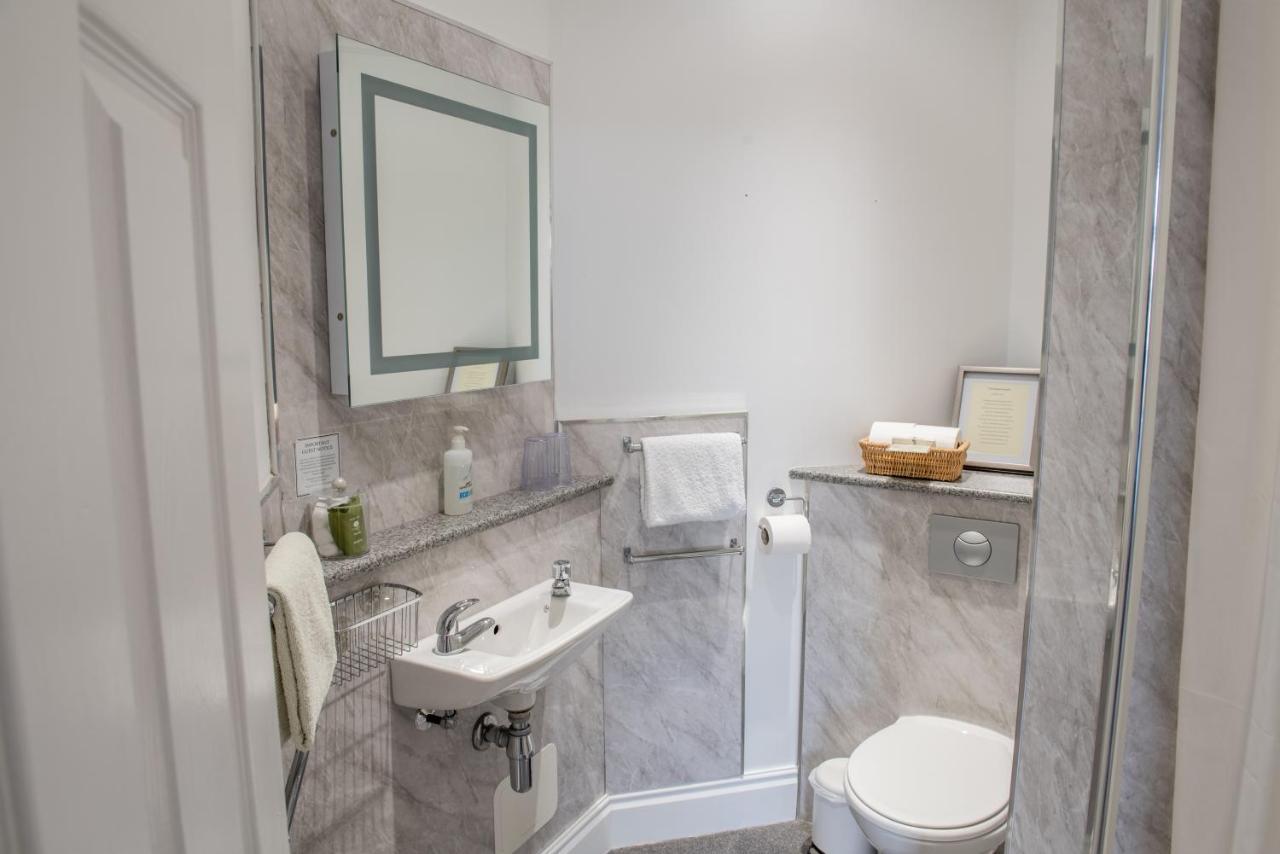 Deluxe King Suite