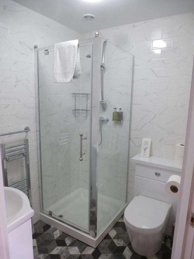 Family Room Private Bathroom
