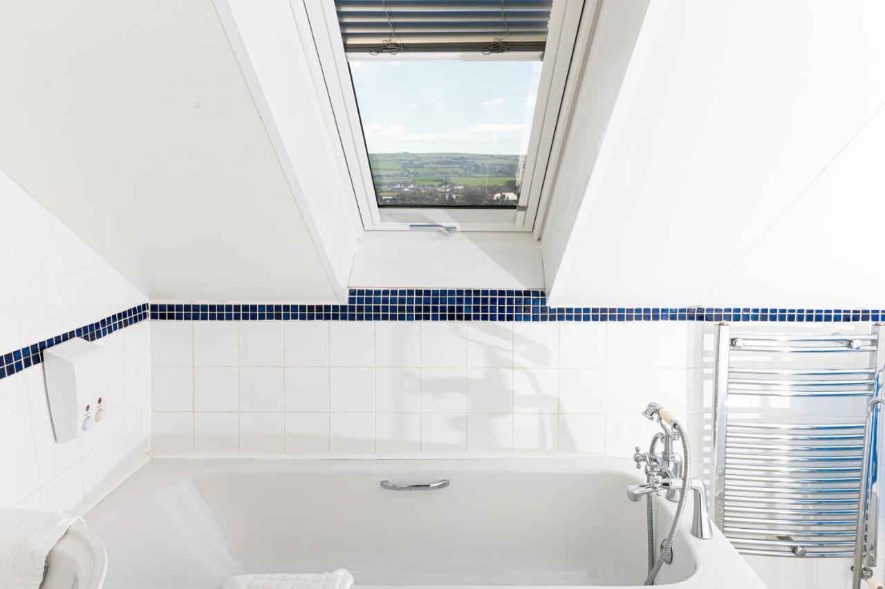Double room en-suite bathroom