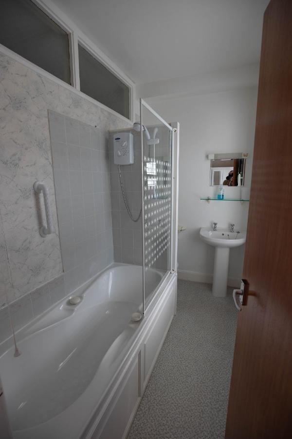 Double Room Four Poster Bed