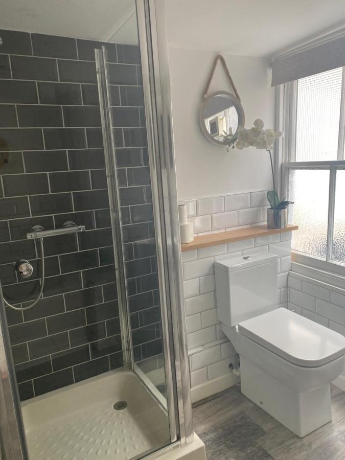 Double Room Separate Private Bathroom