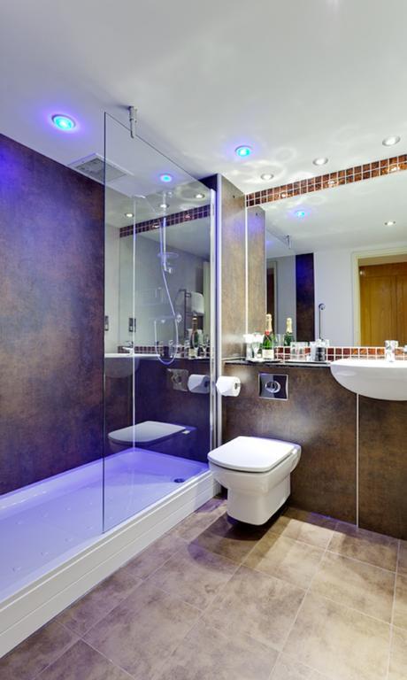 Family Room,111959499:JPEG