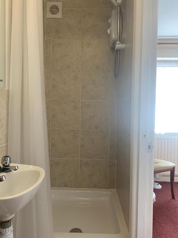 Single Room Private Bathroom