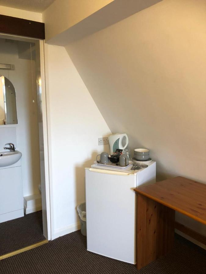Twin Room with Private Bathroom