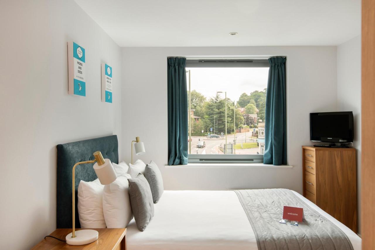 One Bedroom Office Apartment