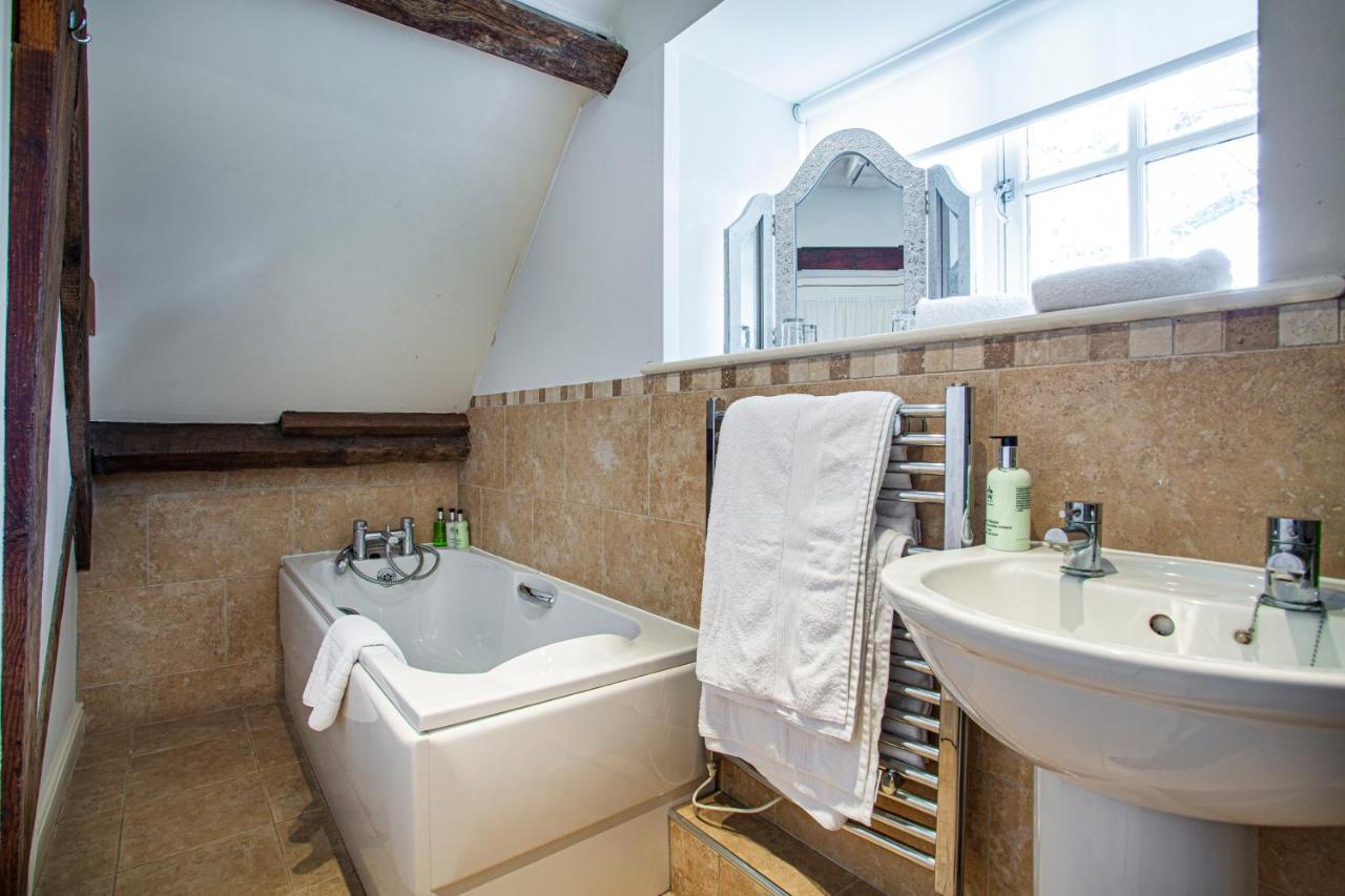 Deluxe Double Room Bath