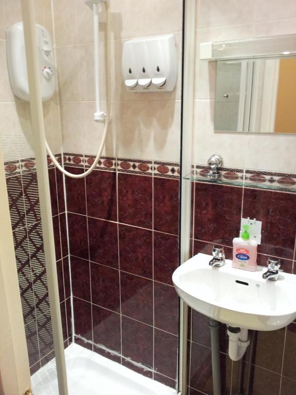 Single Room Private Bathroom