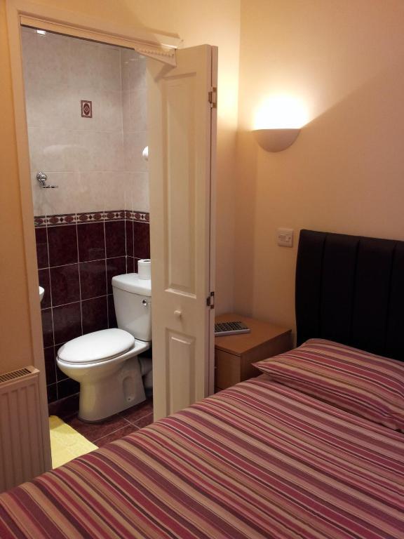 Single Room Private Bathroom