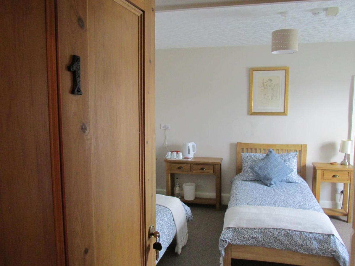 Triple Room Shower