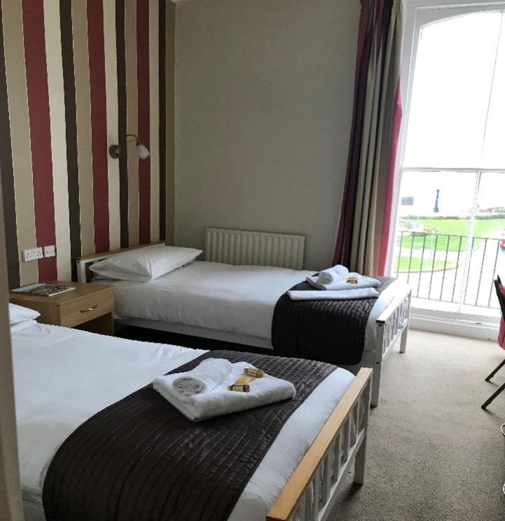 Standard Twin Room Sea View