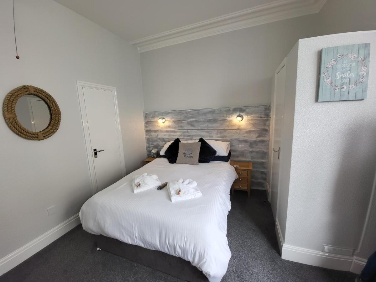 Double Room Bathroom