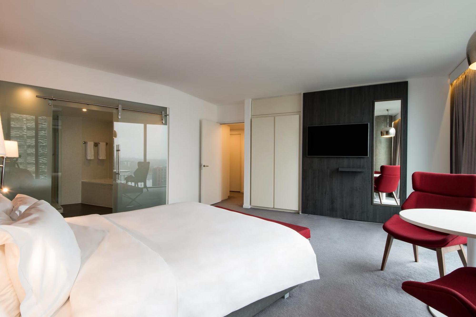 Suite City View