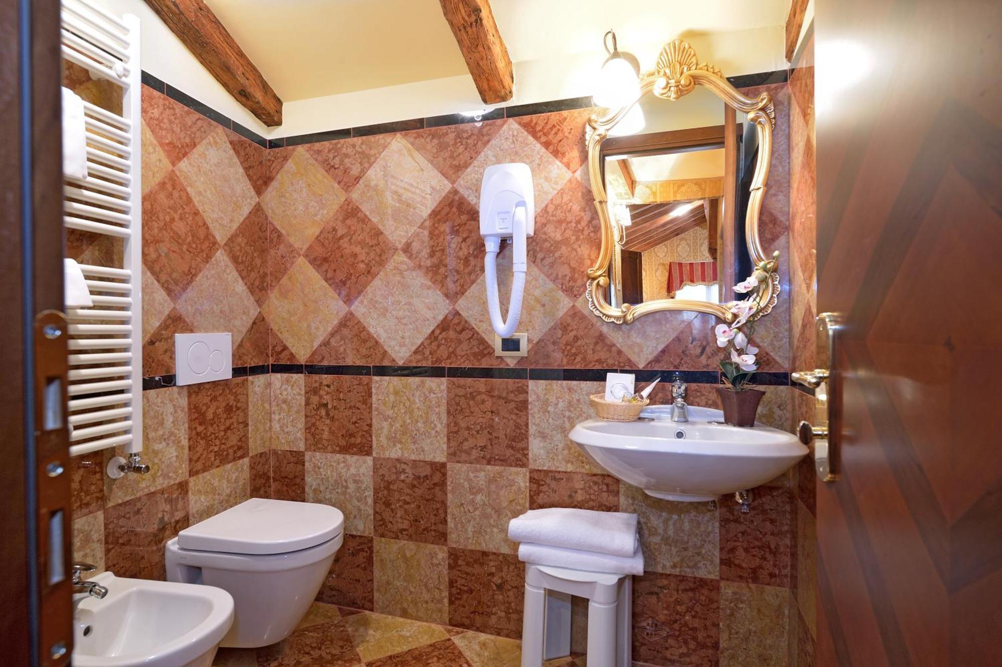 Standard Double Room Hot Accessible