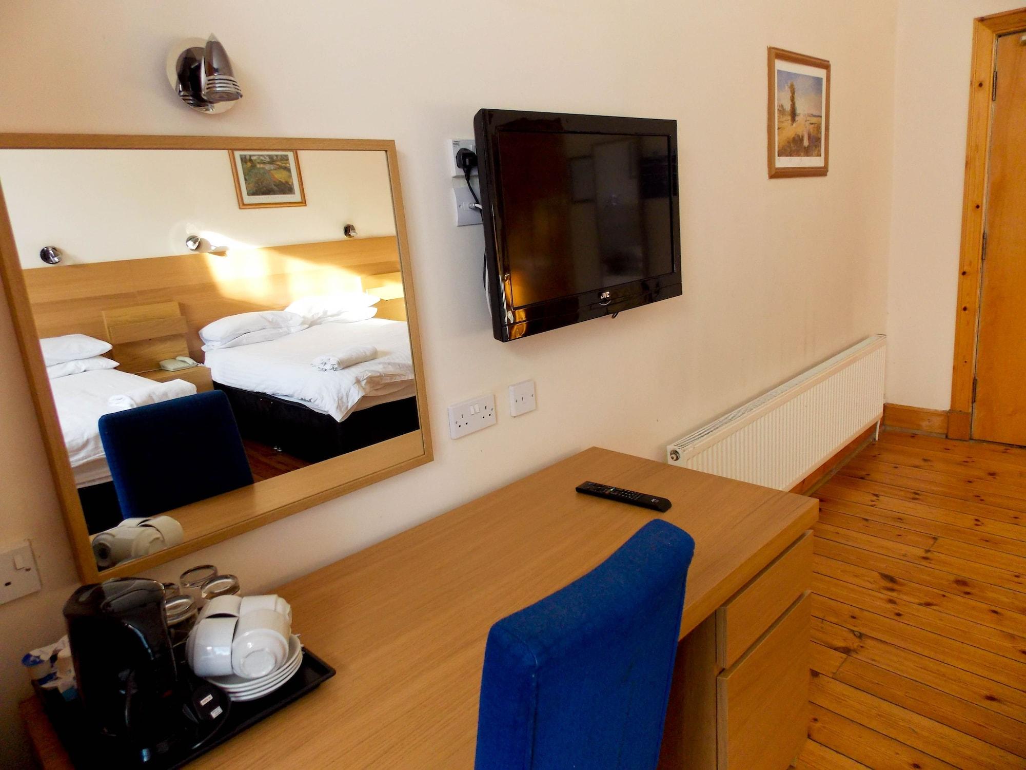 Quadruple Room Bathroom