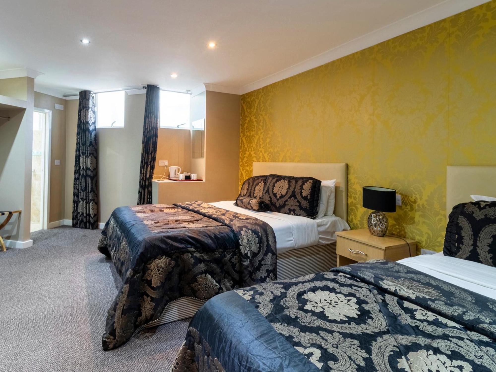 Standard Quadruple Room