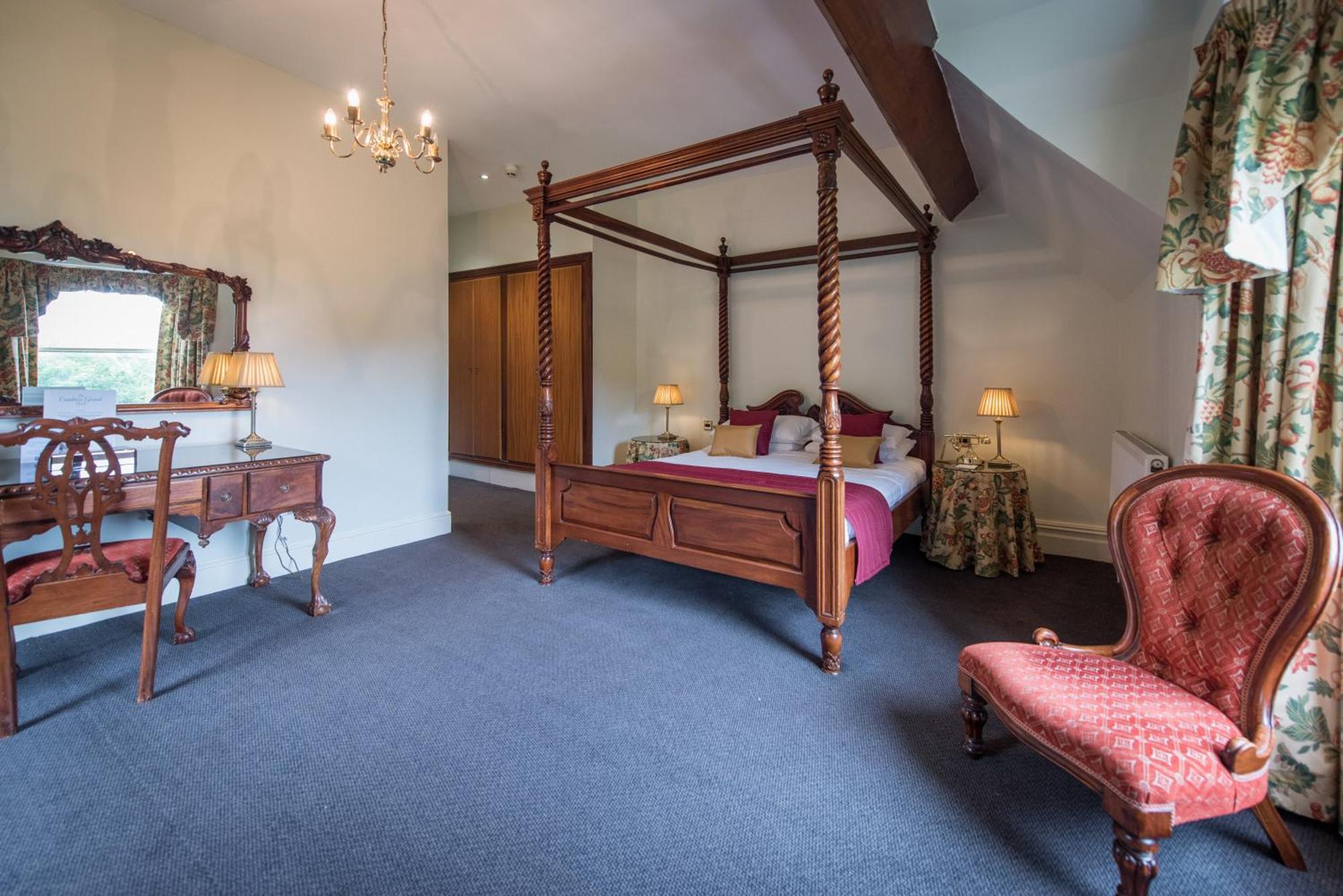 Double Room Four Poster Bed