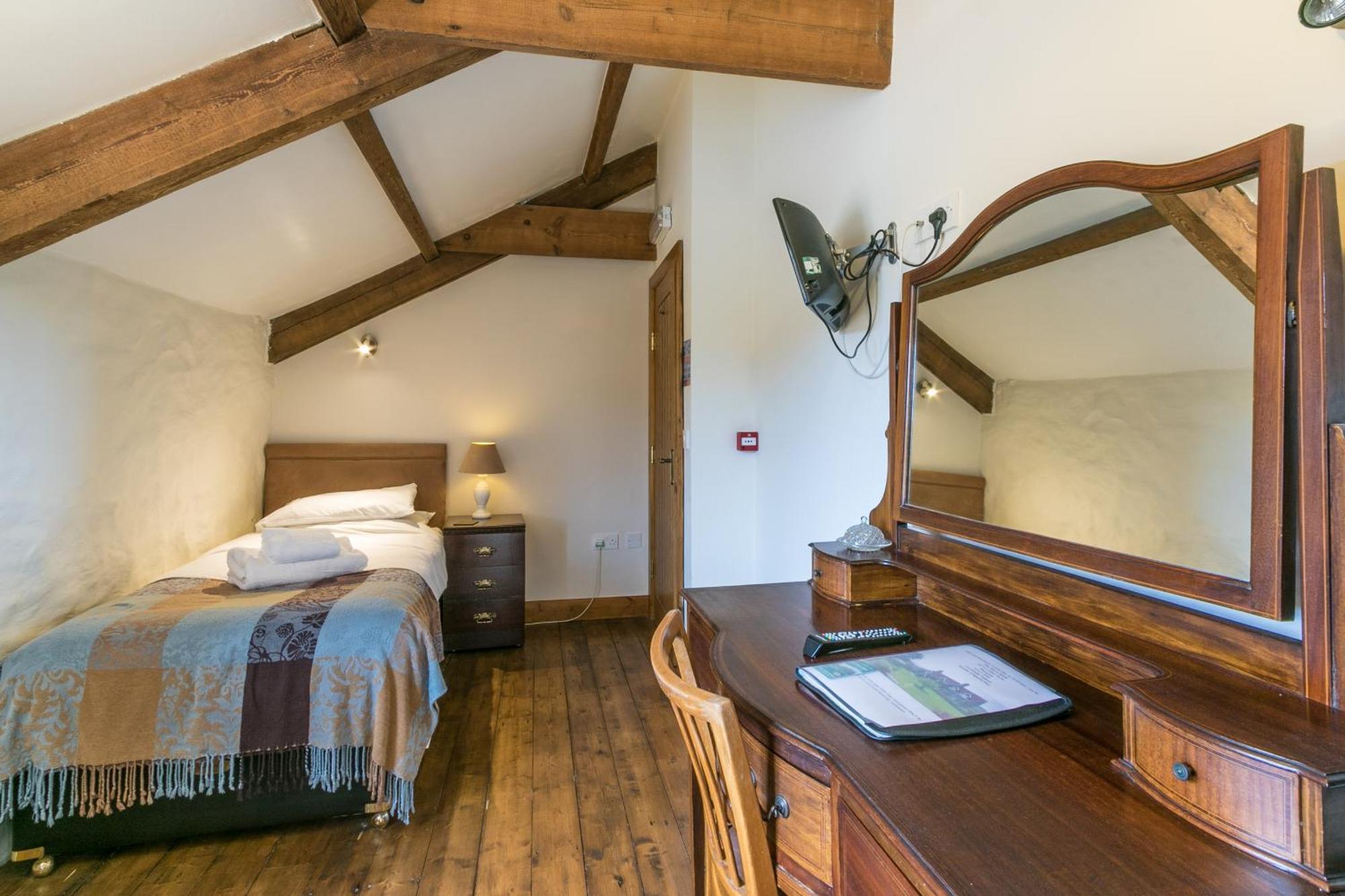 Single Room,1223962381:JPEG