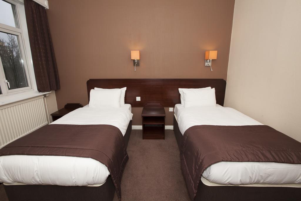 Twin Room Bathroom