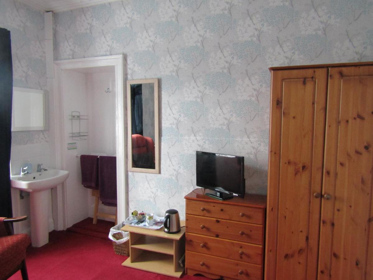Single Room with Shared Shower and Toilet