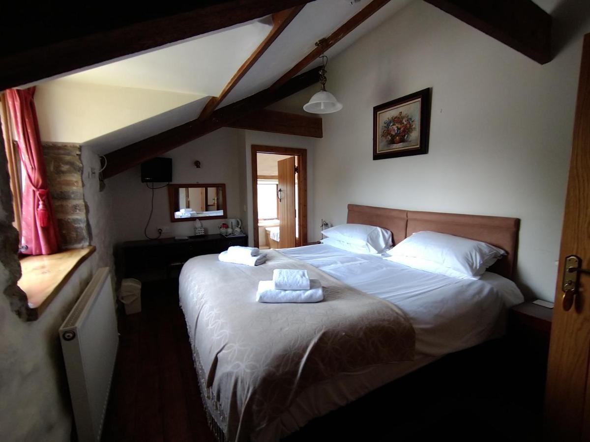 Large Double or Twin Room