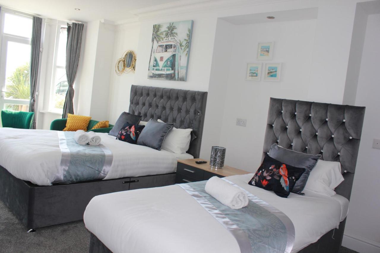 Twin Room with Sea View