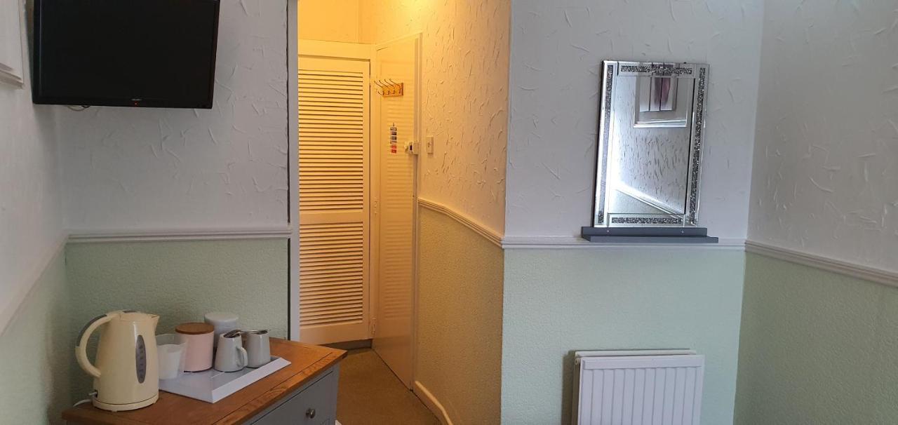 Budget Double Room,1273117423:JPEG