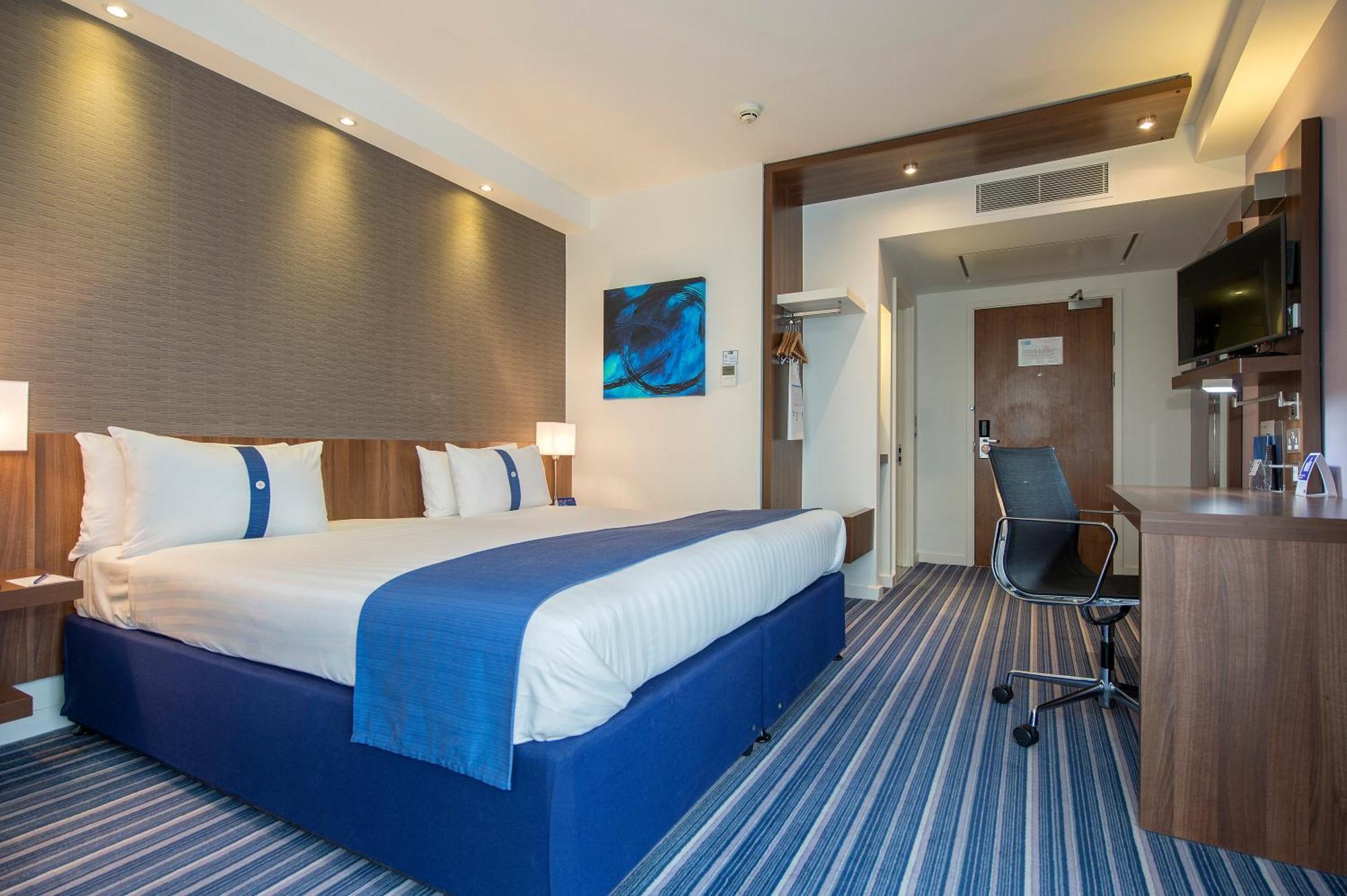 Standard King Room with Free Hot Breakfast