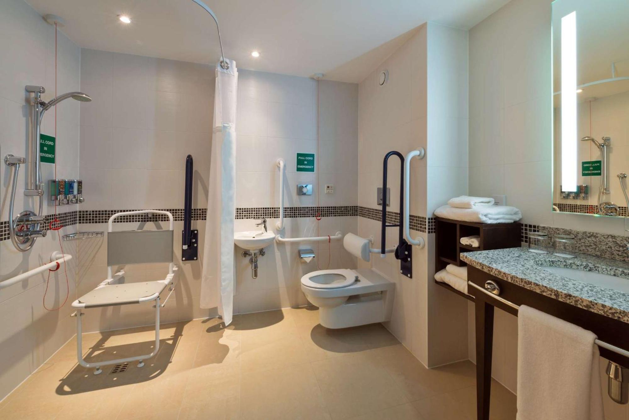 Queen Room Accessible