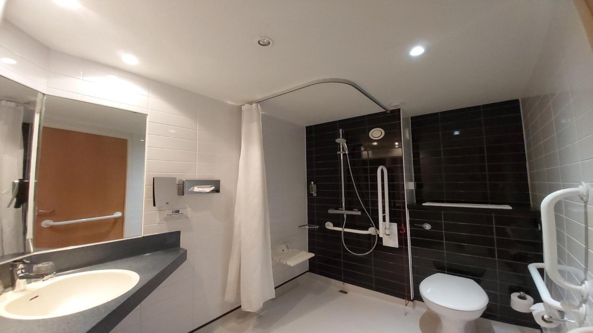 Double Room Hot Accessible