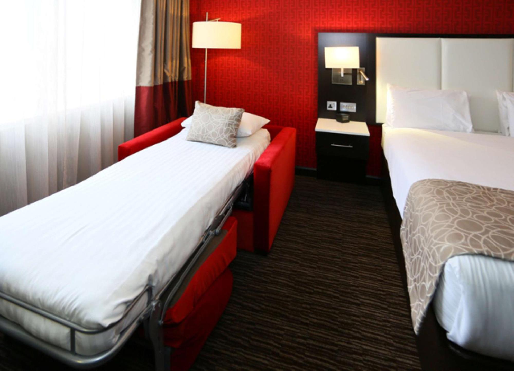 Queen Room with Sofa Bed,1516346833:JPEG