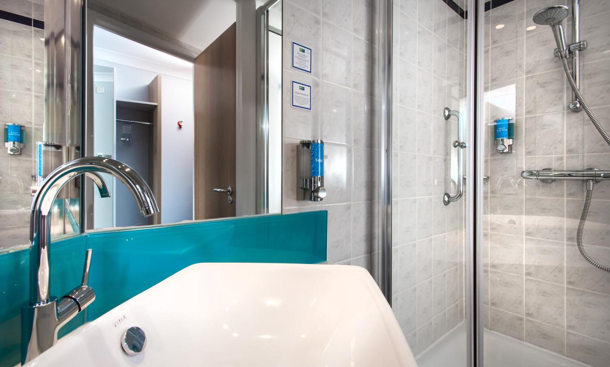 Standard Double Room with Free Hot Breakfast
