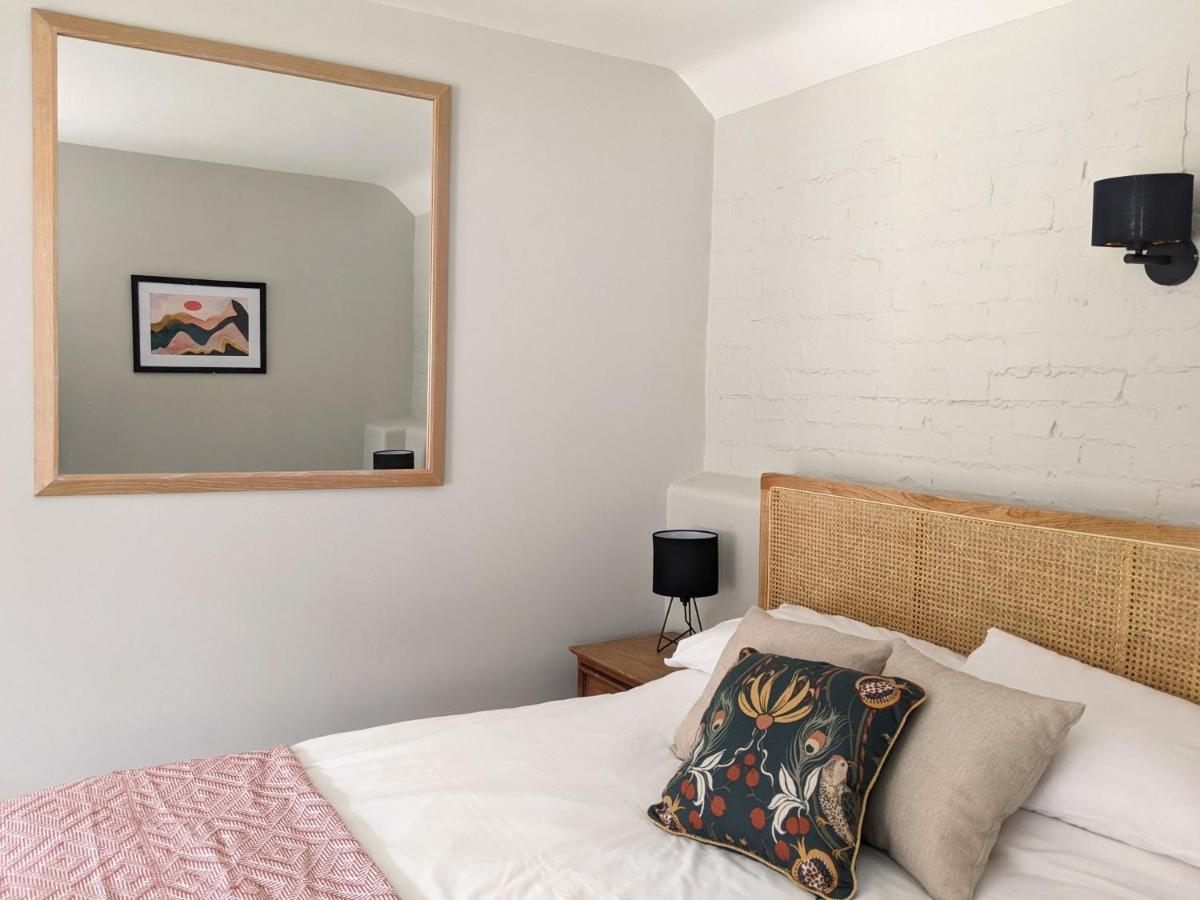 Double Room,1290557722:JPEG